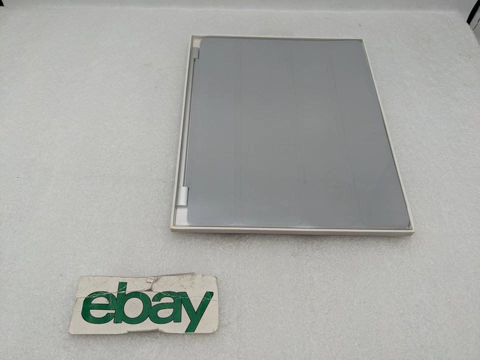 Apple iPad Smart Cover | Works w/ iPad 2 or Later | GRAY | MC939LL/A | 5T1244045 - Image 1 of 4