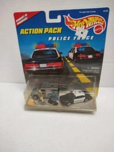 Hot Wheels Action Pack Police Man & Car Armored Truck Robber Bag Of Loot #1862 - Picture 1 of 7