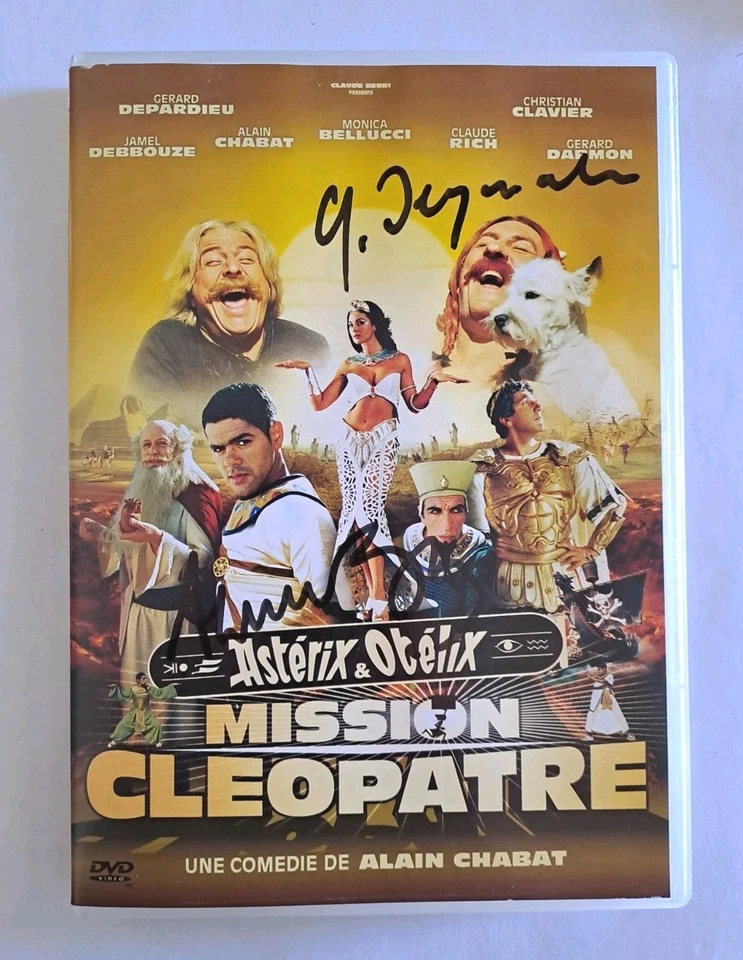 DVD ASTERIX CLEOPATRE, DÉDICACÉ PAR GERARD DEPARDIEU & ALAIN CHABAT - AUTOGRAPHE - Photo 1/1