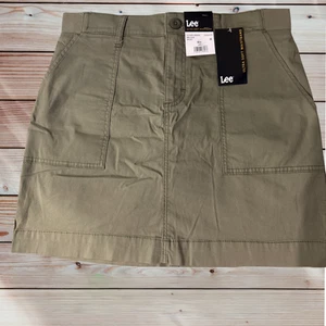 Lee Mid-Rise Lichen Green Skort Ultra Soft Waistband Size 4M New - Picture 1 of 5