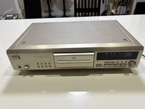 Sony CDP-XE900 Lettore Compact Disc Argento Display Digitale Testato Giappone - Foto 1 di 7