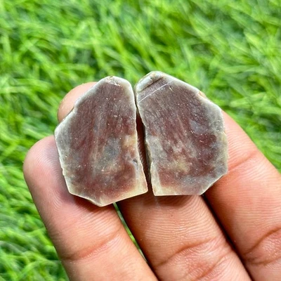 Zafiro rojo natural sin tratar de piedra preciosa suelta africana áspera de 2 piezas 68,2 quilates Foto 1 de 4