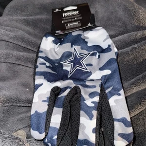 NFL Team Cowboys Camo Utility Gloves - Picture 1 of 6