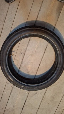 Motorradreifen Pirelli Night Dragon 100/90 19 - Bild 1 von 3