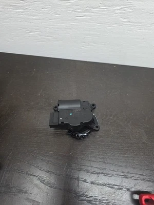 HVAC HEATER BLEND DOOR ACTUATOR fits FIAT 500X 2016  OEM A21102000 - Image 1 of 4