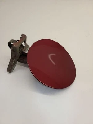 Chevrolet Malibu 2008-2010 puerta de llenado de combustible roja Foto 1 de 4