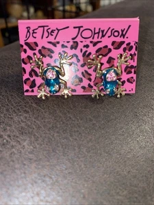 BETSEY JOHNSON Pendientes RANAS Tachuelas Verde Rosa Corazón Esmalte DORADO Estrás NUEVO - Imagen 1 de 5