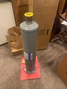 Sporlan C-19213-T Liquid Line Filter Drier Shell 1 5/8 Odf takes 4/48 cu in Core - Picture 1 of 9