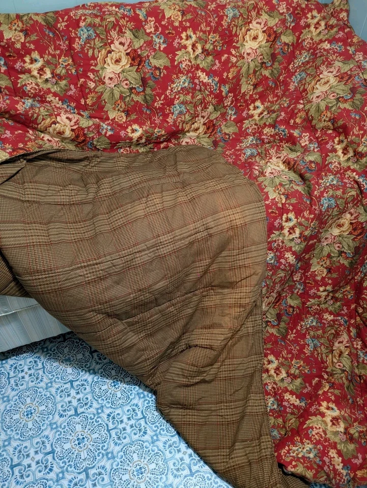 Ralph Lauren Chaps SUMMERTON  Red Teal Floral Houndstooth Queen Comforter  - Image 1 of 4