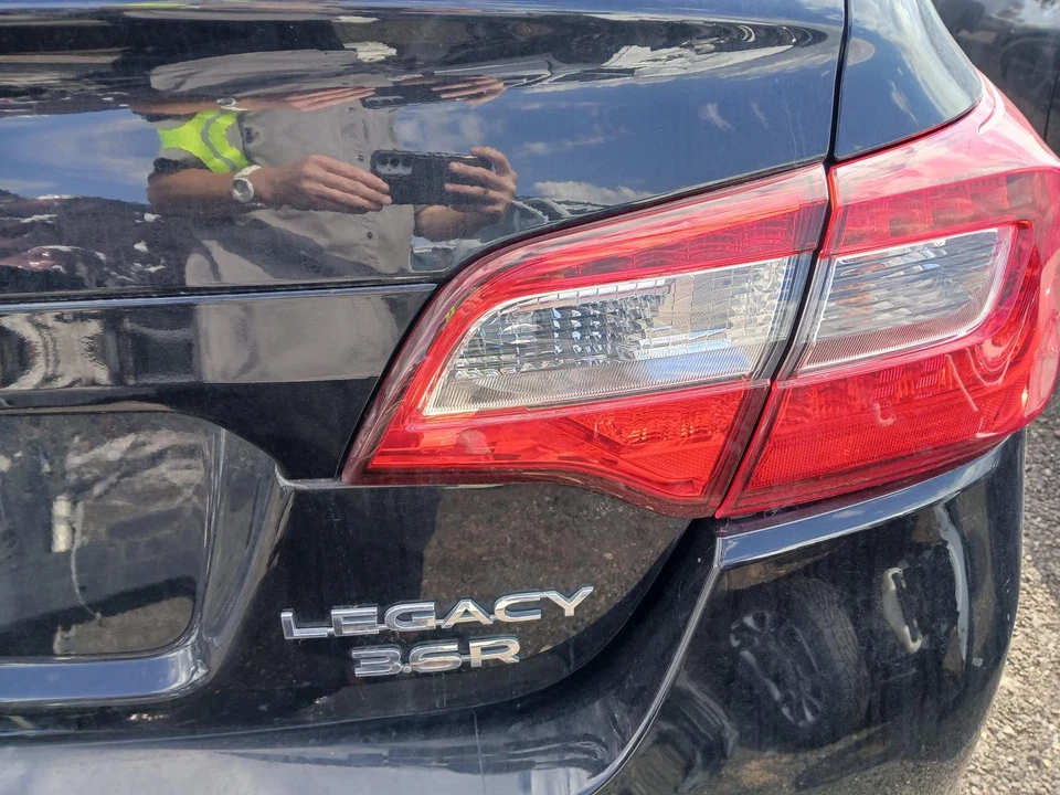 Used Right Tail Light Assembly fits: 2015 Subaru Legacy Sedan lid mounted Right - Изображение 1 из 4