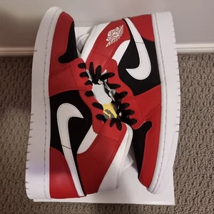 Jordan 1 Mid Gym Red Black US10W Brand New Deadstock - Bild 1 von 6