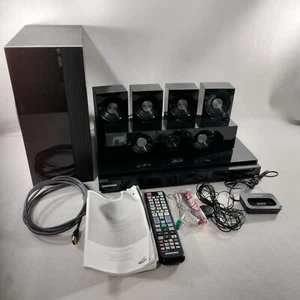 Samsung Lettore Blu Ray 3D HT-D5210C Ricevitore con Telecomando HDMI 5 Altoparlanti Testato - Foto 1 di 13