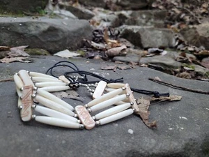 Halsband Halskette Büffelknochen 4-reihig cremeweiß Haarpfeife Indianer Stil - Bild 1 von 7