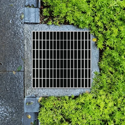 Rejilla de drenaje de acero al carbono, cubierta exterior de 23,6 x 23,6 pulgadas, canal de entrada duradero Foto 1 de 4