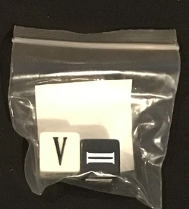 Final Fantasy TCG ~ Elemental Dice Set ~ Light and Dark ~ OEJ - Picture 1 of 2