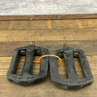 GT BMX Pedals 1/2 in VP-912 Bubble Font OPC Old School BMX  Freestyle 90s OG - Image 1 of 4