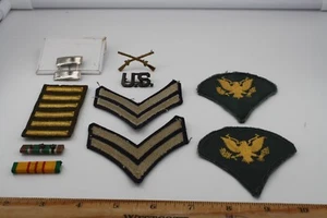Lote corporal de parches militares del ejército de los Estados Unidos pasadores de solapa rangos rayas barras de infantería - Imagen 1 de 1