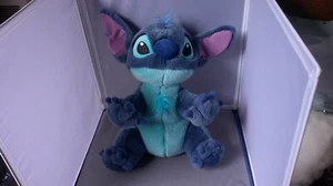 Auténtico Peluche STITCH Exclusivo de Disney Store Sentado 13" Lilo & Stitch - Imagen 1 de 5
