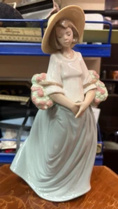 Nao by Lladro Flower Harvest Porcelain Figurine No 1356 Made In Spain SU323 - Picture 1 of 22