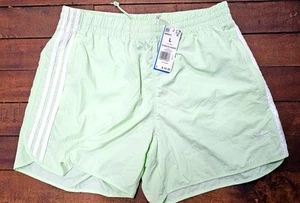 Adidas pantaloncino uomo Adicolor Sprinter verde menta taglia L nuovo con etichette - Foto 1 di 5