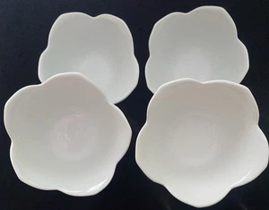 Pier 1 Imports Menge 4 weiße Lotusblume Porzellan Auflaufförmchen Schalen - Bild 1 von 11