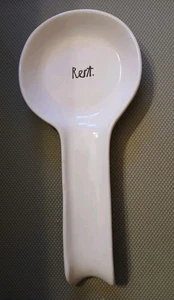 Rae Dunn "Rest" Cucchiaio Riposo Collezione Artigianale di Magenta  - Foto 1 di 3