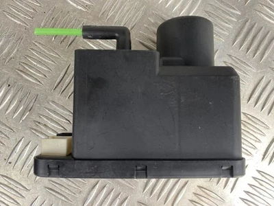 Audi A6 S6 C4 4A 1996 Central locking vacuum pump 4A0862257C DRK6309 - Image 1 of 4