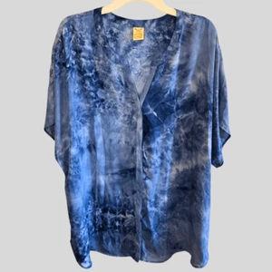 Faded Glory 3X Plus Blue Tie-Dye Blouse Hidden Button Short Sleeve Top Boho - Picture 1 of 11