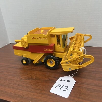 New Holland Combine TR85 Harvester 1:32 Vintage 1982 ERTL BRITAINS - Image 1 of 4