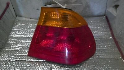 Conjunto luz trasera derecha bmw serie 323 99 00 8 364 922 Foto 1 de 4