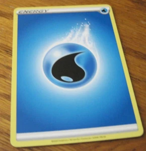 Pokemon TCG Water Energy SWSH Pokemon 2020 TCG Card common - Picture 1 of 2