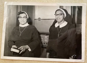 Two Nuns w Bible & Crucifixes Found Photo / Snapshot 5" x 7" - Picture 1 of 2