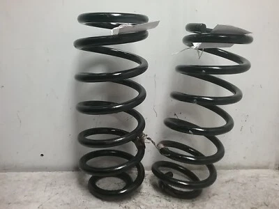 Mola helicoidal de suspensão traseira esquerda e direita Ford Focus 2006-2009 (3.0L AWD 6 velocidades - Imagem 1 de 4