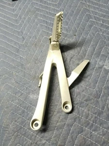 #373-2 KAWASAKI LEFT PASSENGER PEG BRACKET MOUNT MFJ-P-R SUZUKI? - Picture 1 of 3