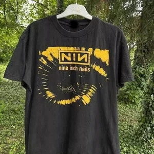 Camiseta de algodón de manga corta negra con banda para uñas de nueve pulgadas unisex S-5XL - Imagen 1 de 1
