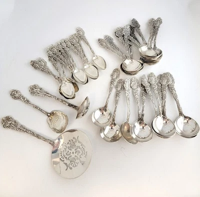 Cubiertos de plata de ley Versailles de Gorham 1885 Foto 1 de 4