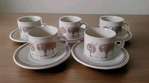 Churchill Trees Homespun Stonecast - Set Of 5 Cups And Saucers - Vintage Pottery - Picture 1 of 9