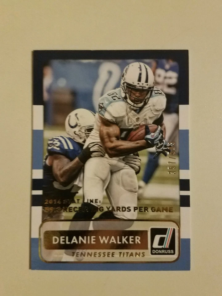 2015 Donruss Delanie Walker #127 Stat Line Refractor SP /593 Tennessee Titans - Image 1 of 1