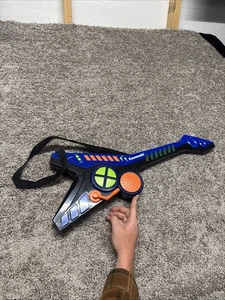 Kinder Rock'n'Roll Leuchtgeräusche 20 Musikgeräusche Gitarre leicht zu spielen Spielzeuginstrument - Bild 1 von 3