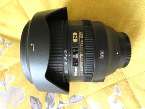 Nikon AF-S Nikkor 24-120mm f/4G ED VR lens - Picture 1 of 4