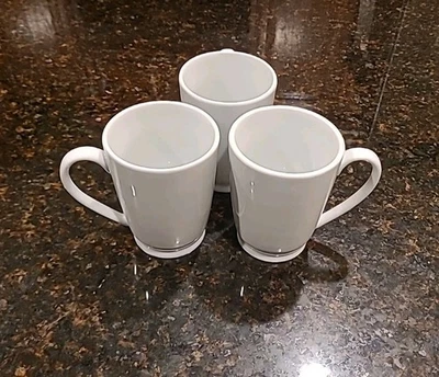 JUEGO DE 3 tazas de café Pottery Barn GRAN BLANCO 10 OZ con patas Foto 1 de 4