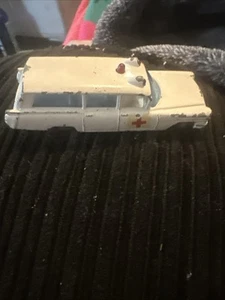 1960s Matchbox Lesney S&S Cadillac Ambulance Diecast Toy Red Cross Decals - Picture 1 of 4