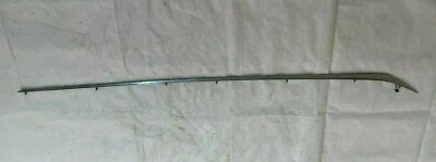 1966 Oldsmobile Cutlass Center Hood Ornament Molding Hurst Olds Trim Moulding - Imagem 1 de 4