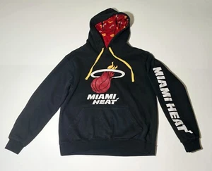 MIAMI HEAT NBA LOGO Hoodie Sweater Pocket Pullover Black Size S - Picture 1 of 10