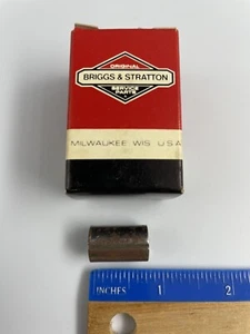 NOS Briggs & Stratton OEM 94047 Fuel Tank Spacer - Picture 1 of 2