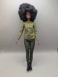 BARBIE Eco Leadership Team Conservazione Scienziato Bambola Vestita 12" - Foto 1 di 7