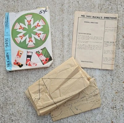 McCalls Sewing Pattern 9491 Christmas Stockings Tablecloth Tree Skirt VTG 1968 - Image 1 of 4
