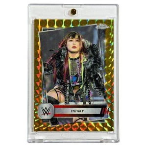 Iyo Sky 2025 Topps Chrome WWE Gold Geometric Refractor /50 SSP Mint Very Rare - Picture 1 of 2