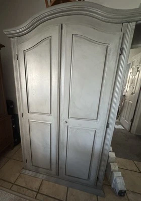 Armario grande de TV/almacenamiento/artesanía Foto 1 de 2