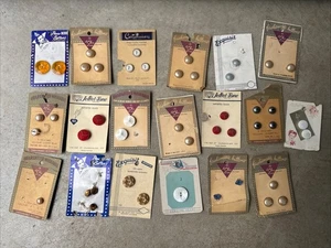 Vintage antique buttons button card lot Preview movie fashion clothing 40s 50s - Picture 1 of 5